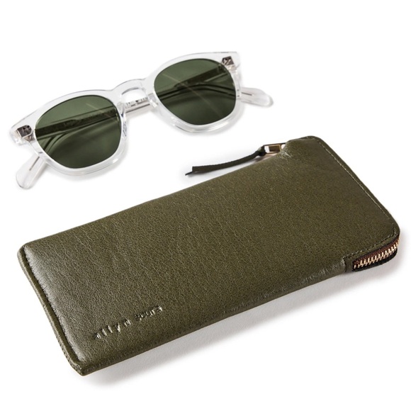 NWT Taylor Stitch The Legend
in Crystal - Picture 8 of 15